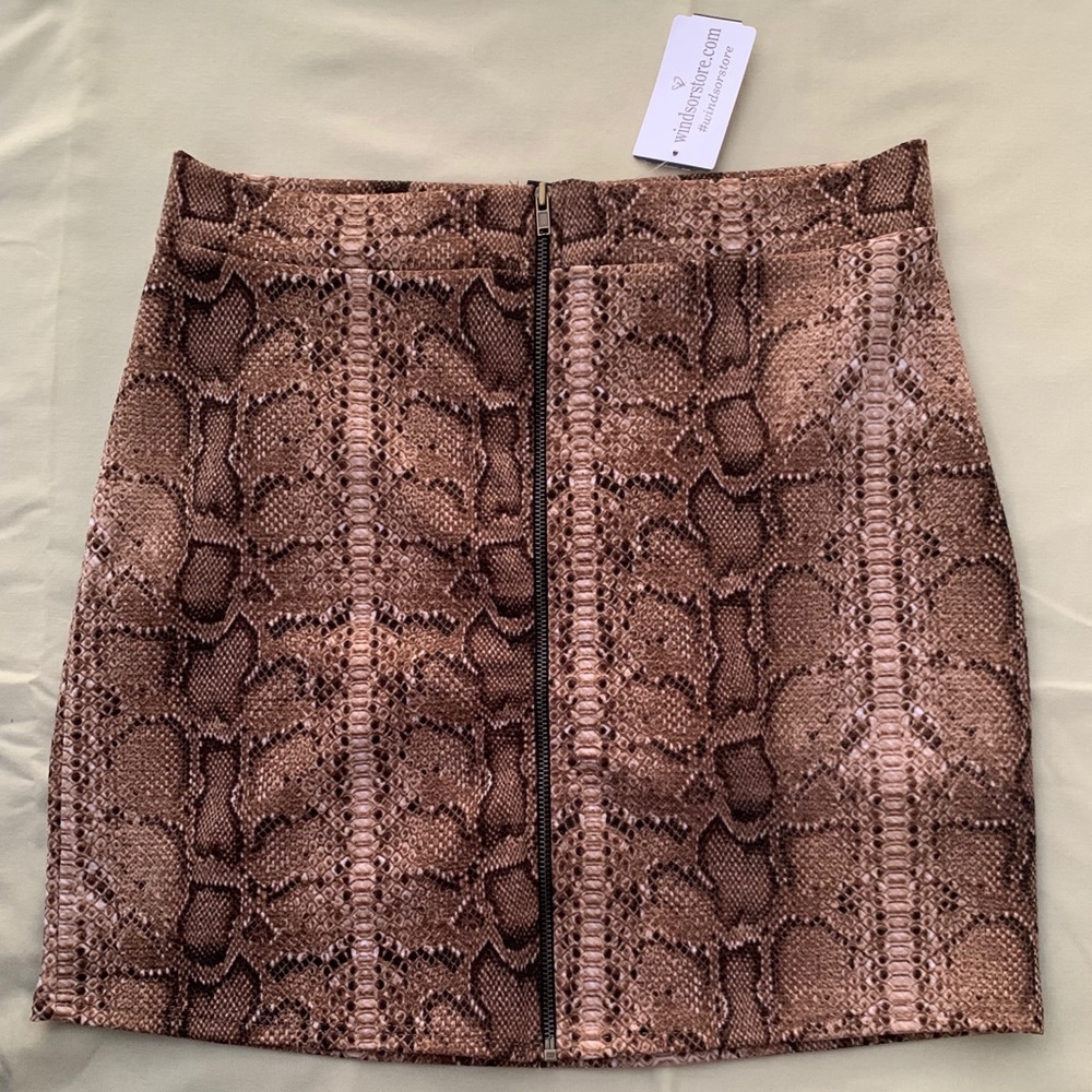 NWT Windsor Snakeskin Mini Skirt